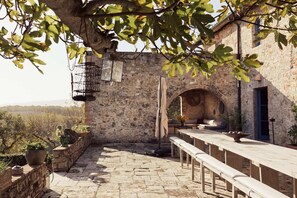 le-porciglia_tuscany_exterior-terrace