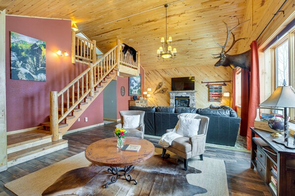 Gunnison Vacation Rental | 4BR | 2BA | 3 Steps Required | 2,706 Sq Ft