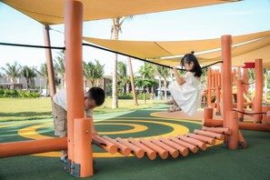 Área de juegos infantiles al aire libre