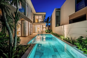Private pool