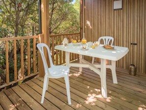 Tabelle, Möbel, Eigentum, Stuhl, Holz, Gartenmöbel, Baum, Flooring, Fussboden, Holzbeize