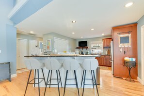 Kitchen | 2-Burner Hot Plate | Toaster | Toaster Oven | Crockpot | Blender