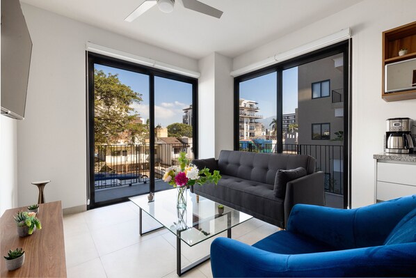 Condo - Image 2