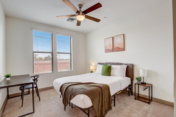 Modern CozySuites on the Town Lake waterfront! 14