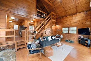 Open, cozy and great traditional accents