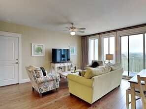 Living Room - (Grand Sandestin #2615)