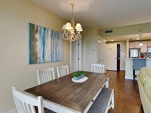 Dining Area - (Grand Sandestin #2615)