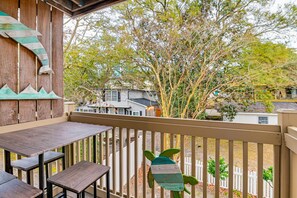 Balcony | Outdoor Seating