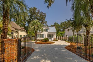 225kingsway-ext-3