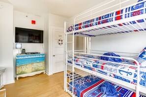 Living Room | Triple Twin Bunk Bed | Pack 'n Play Available