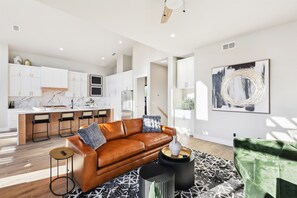 Open concept living room/ kitchen