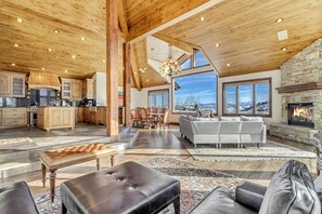 Flooring, Furniture, Floor, Indoors, Building