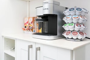 Kaffe og/eller kaffemaskine