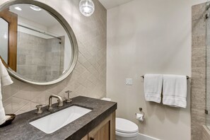 Sink,Sink Faucet,Bathroom,Indoors,Room