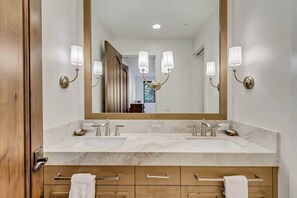 Lamp,Sink,Indoors,Double Sink,Sink Faucet