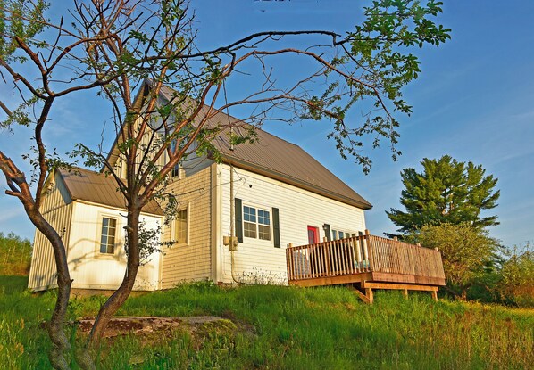 Welcome to Knotting Hill.  A tranquil post& beam home set in 2 acres of nature