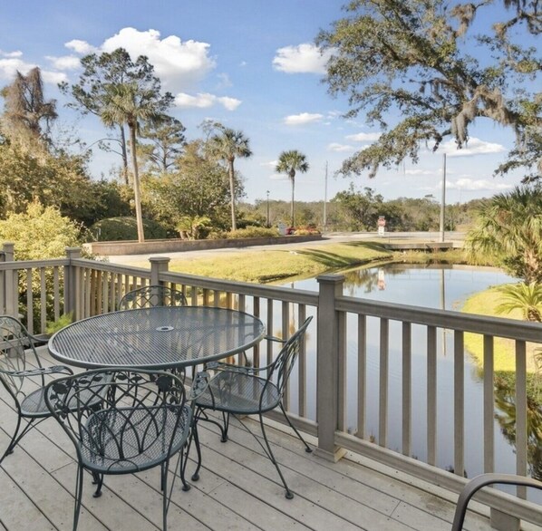 Dinning by the beautiful pond