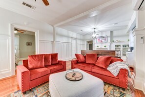 Living Room | Main Floor | Smart TV | Record Player