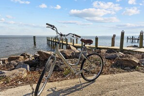 The exterior shed will supply your beach bike for your stay 