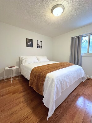 Bedroom 1 (2)