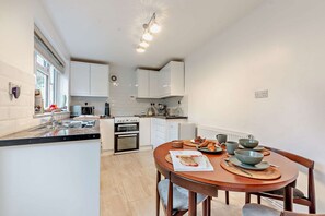 The Old Sweet Shop Kitchen - StayCotswold