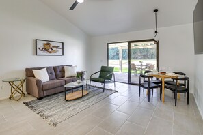 Living Room | Free WiFi