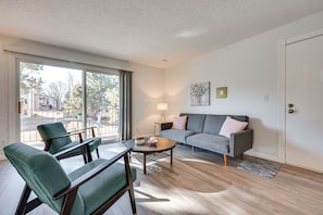 Living Room | Smart TV