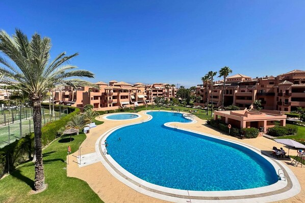 Holiday Home Swimming Pool