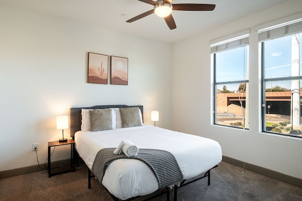 TWO Modern CozySuites at Town Lake waterfront