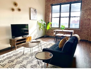 Living room with great views and lots of natural light