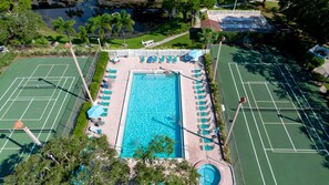 Second Community pool with hot tub