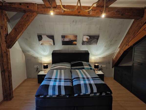 Schlafzimmer (1)