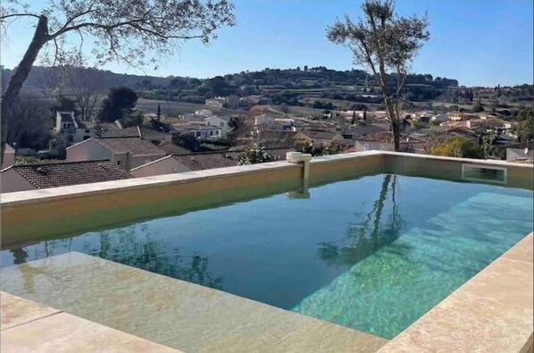 Piscine avec vue panoramique