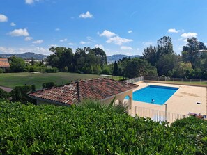 Residence communal pool