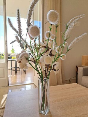 Decorative element