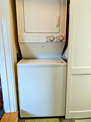 Washer/Dryer in Unit