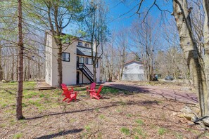 Property Exterior | Fire Pit | Driveway (4 Vehicles) | No Street Parking