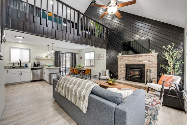 Tobyhanna Vacation Rental | 3BR | 2.5BA | 2,000 Sq Ft | Stairs Required