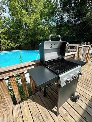 Gas grill
