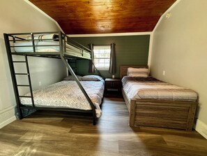 3rd bedroom with queen/twin above, and another twin bed (1)