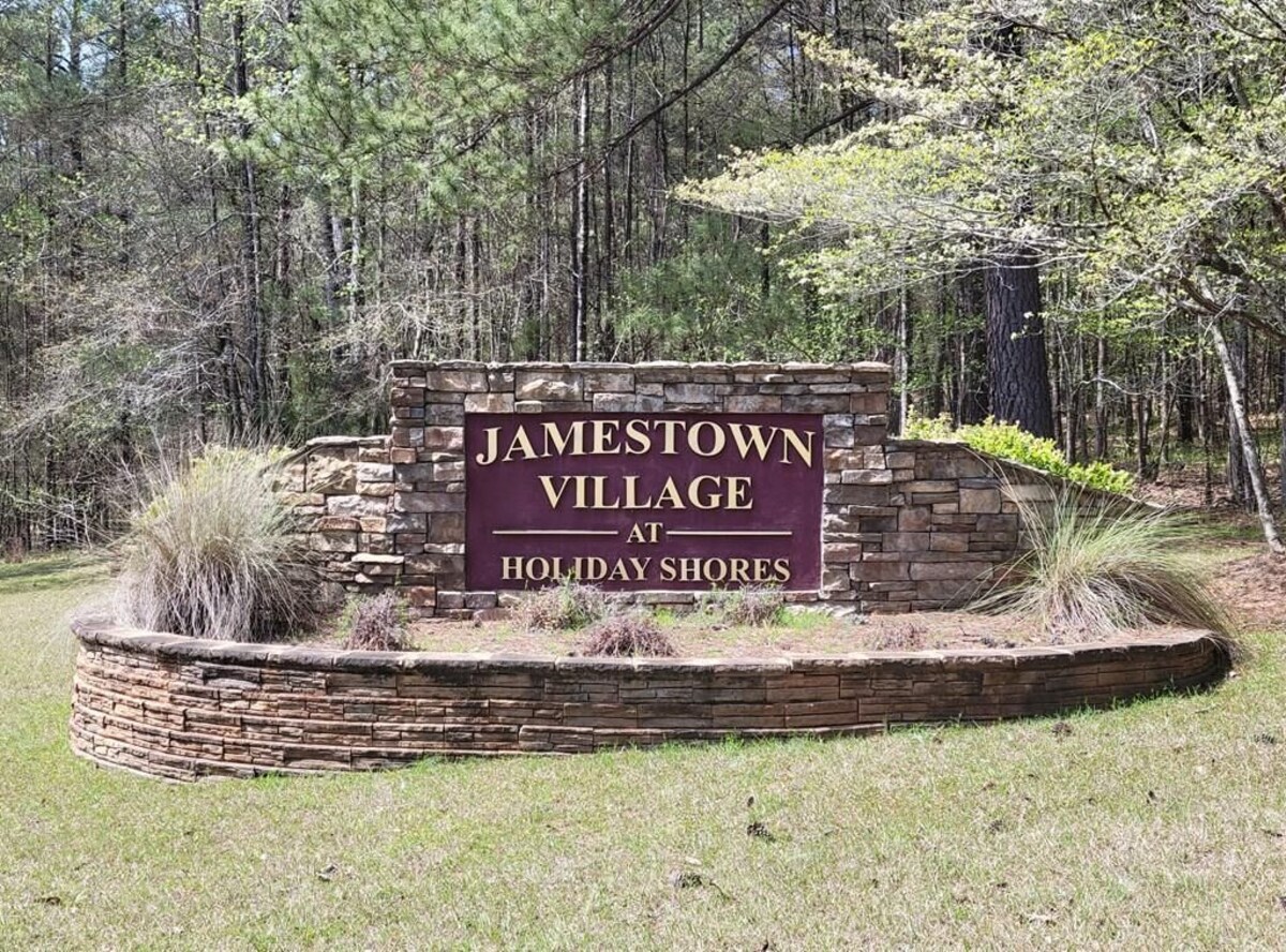 Cozy Secluded 1 story Summer Lake House Open water views with private boat ramp.