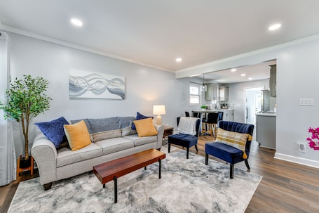 Charlotte Vacation Rental | 3BR | 2BA | 2 Steps to Enter | 1,122 Sq Ft