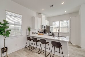 Kitchen & Dining | Keyless Entry