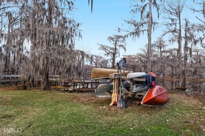 Free canoes & kayaks, launch right in your backyard!