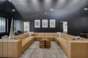 SPACIOUS DOWNSTAIR LIVING AREA