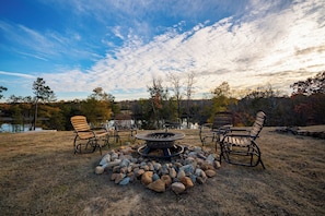 OUTDOOR FIREPIT AREA