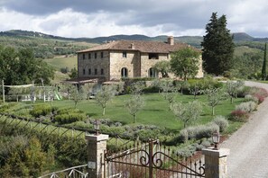 Activities, Amenities, Balcony / Terrace / Patio, Building Exterior, Garden, Pool, Spring, Summer