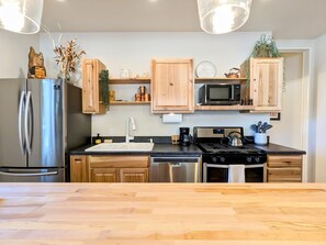 Fully equipped kitchen with all the basics.