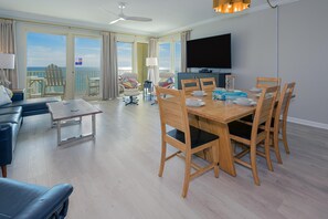 Outstanding open living concept, fully updated and stocked!