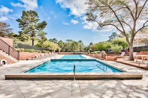 Upper pool deck, shallow for little ones